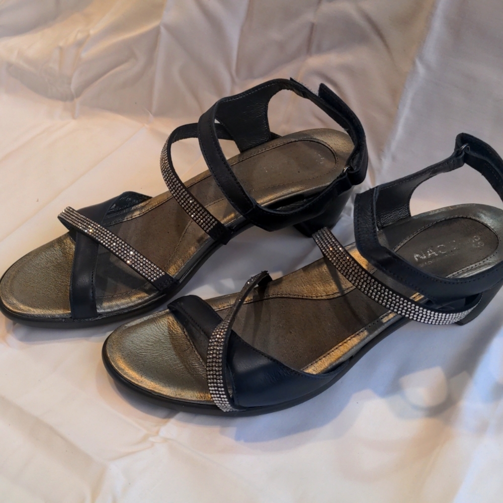 Naot Dress Sandal navy/rhinestone 40/9
